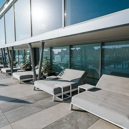 Bayview By St Hotel