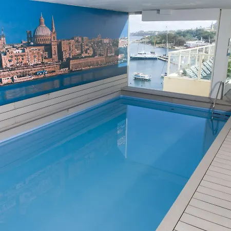 Bayview By St 3*