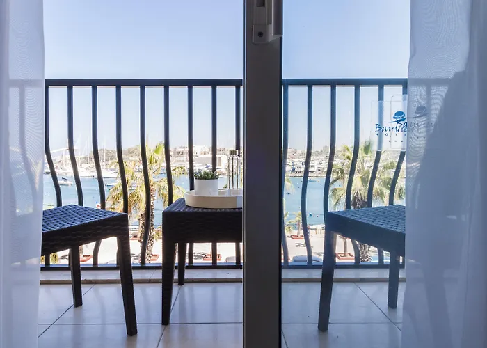Hotel Bayview By St Gzira