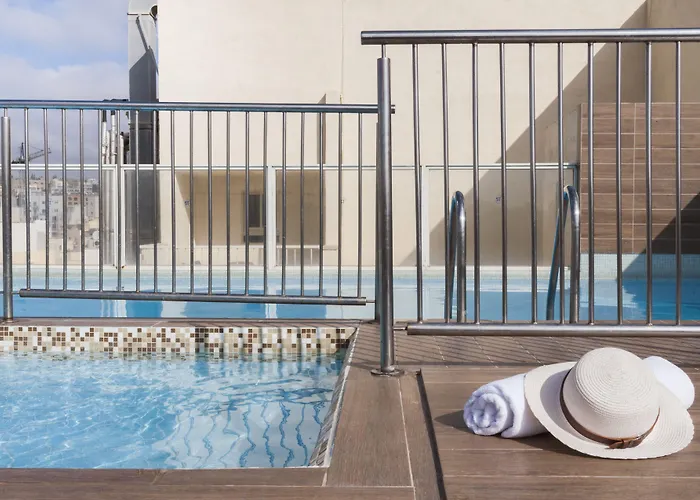 Hotel Bayview By St Gzira
