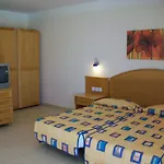 Bayview By St 3*