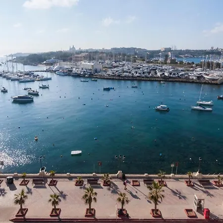 Bayview By St Hotel 3*