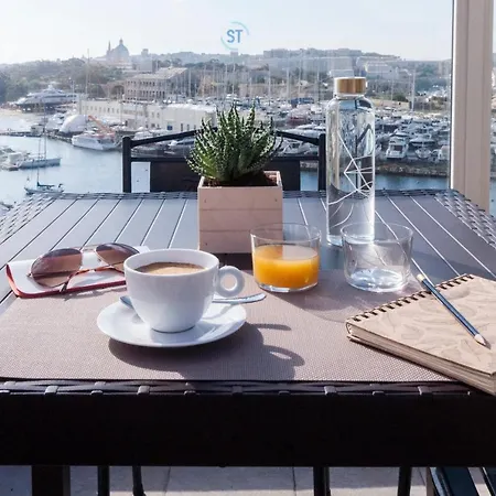 Hotel Bayview By St Gzira