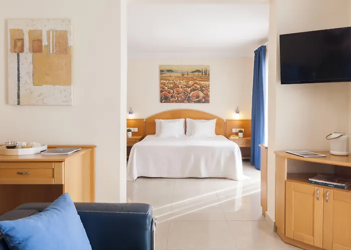 Bayview By St Hotel 3*