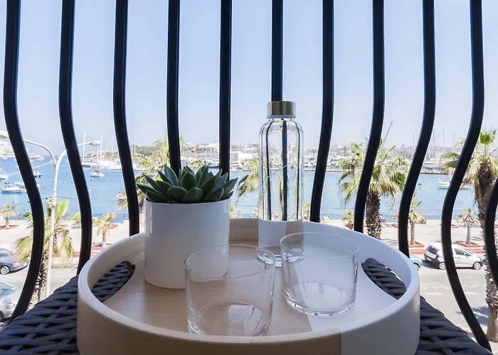 Bayview By St Hotel 3*